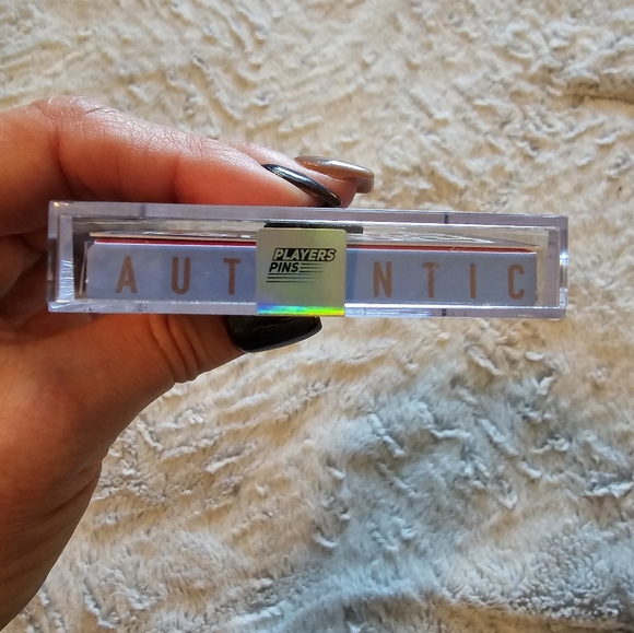 Texas Rangers 2023 World Series pin - Picture 5 of 6